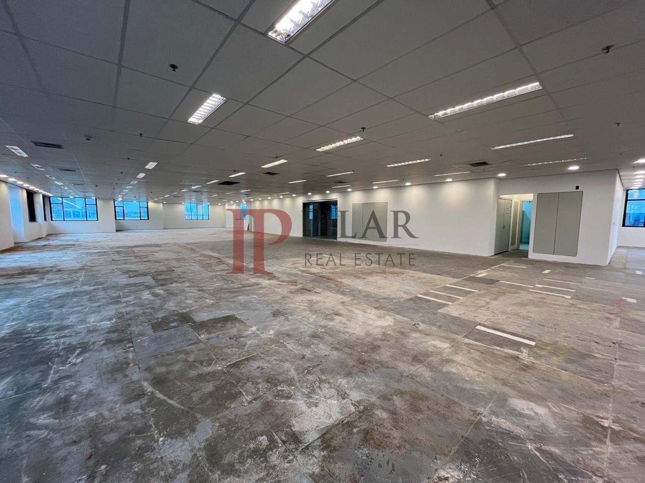 Andar para locação próximo a estação  