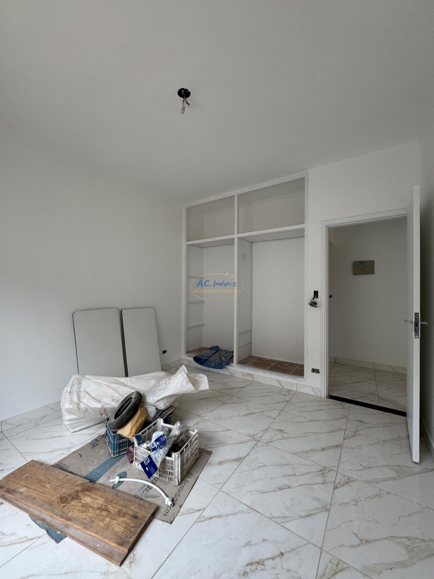 Casa à venda com 4 quartos, 3 suítes, 6 vagas e 435m² no Solemar, Praia Grande (SP) — foto 12 de 28