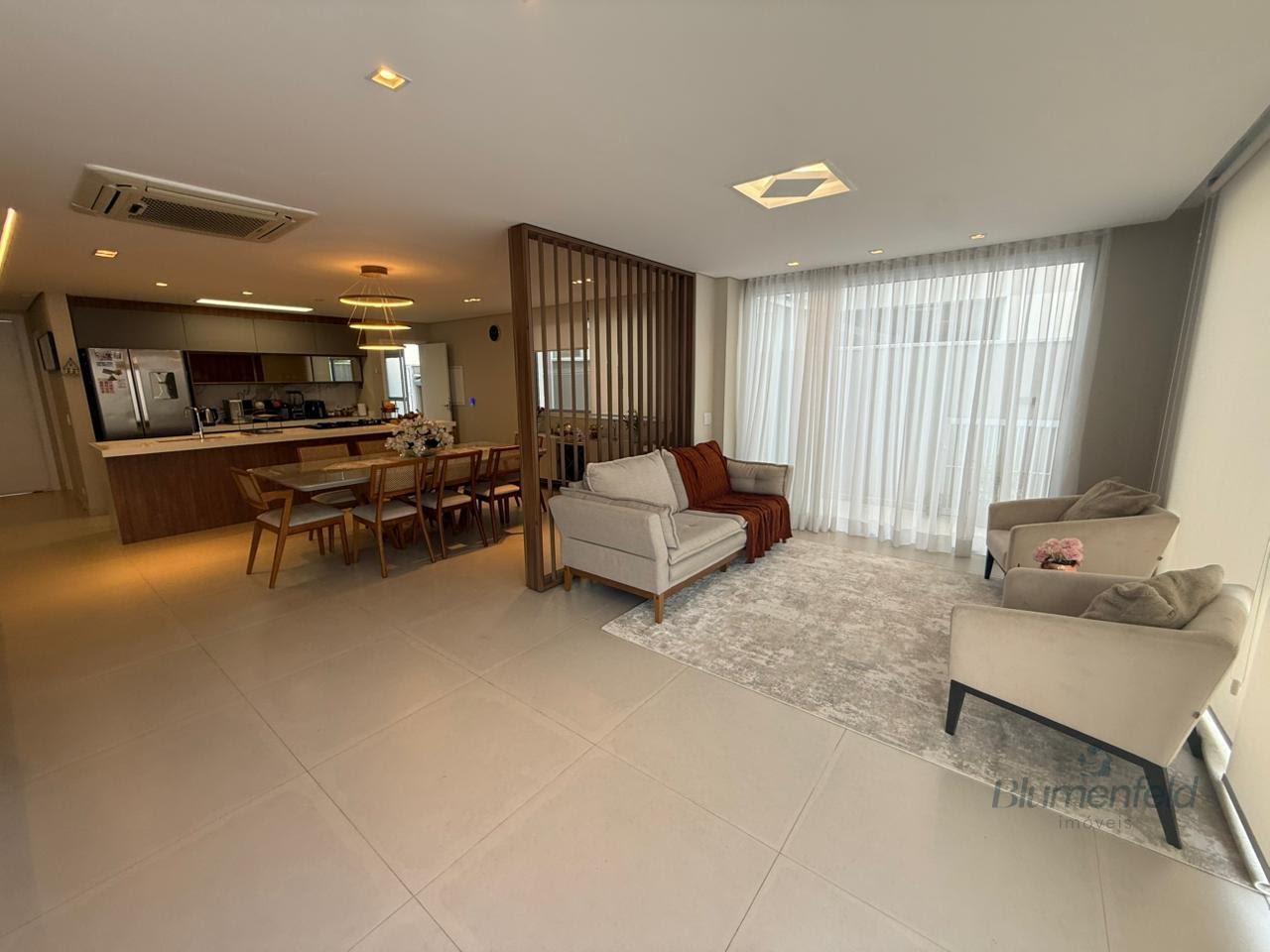 Casa à venda com 4 quartos, 3 suítes, 6 vagas e 201m² no Condomínio Sunville, Arujá (SP) — foto 2 de 30