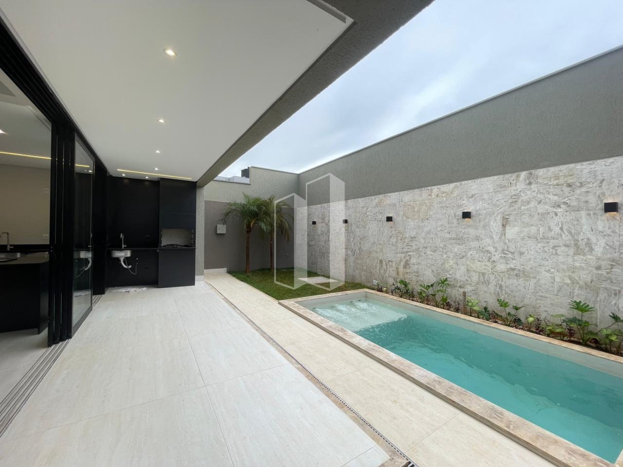 Casa à venda com 3 quartos, 3 suítes, 4 vagas e 220m² no Jardins Parma, Senador Canedo (GO) — foto 16 de 30