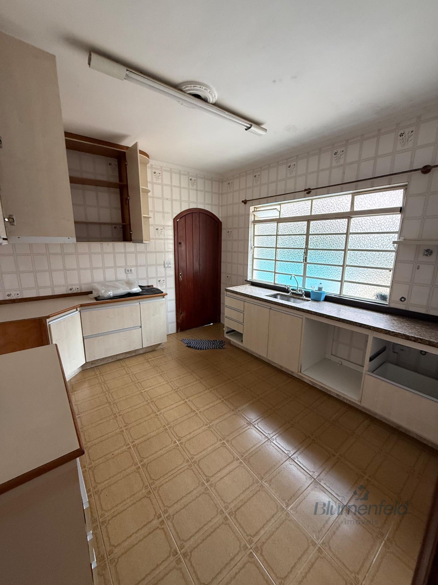 Casa à venda com 3 quartos, 1 suíte, 5 vagas e 300m² no Condomínio Arujazinho IV, Arujá (SP) — foto 8 de 14