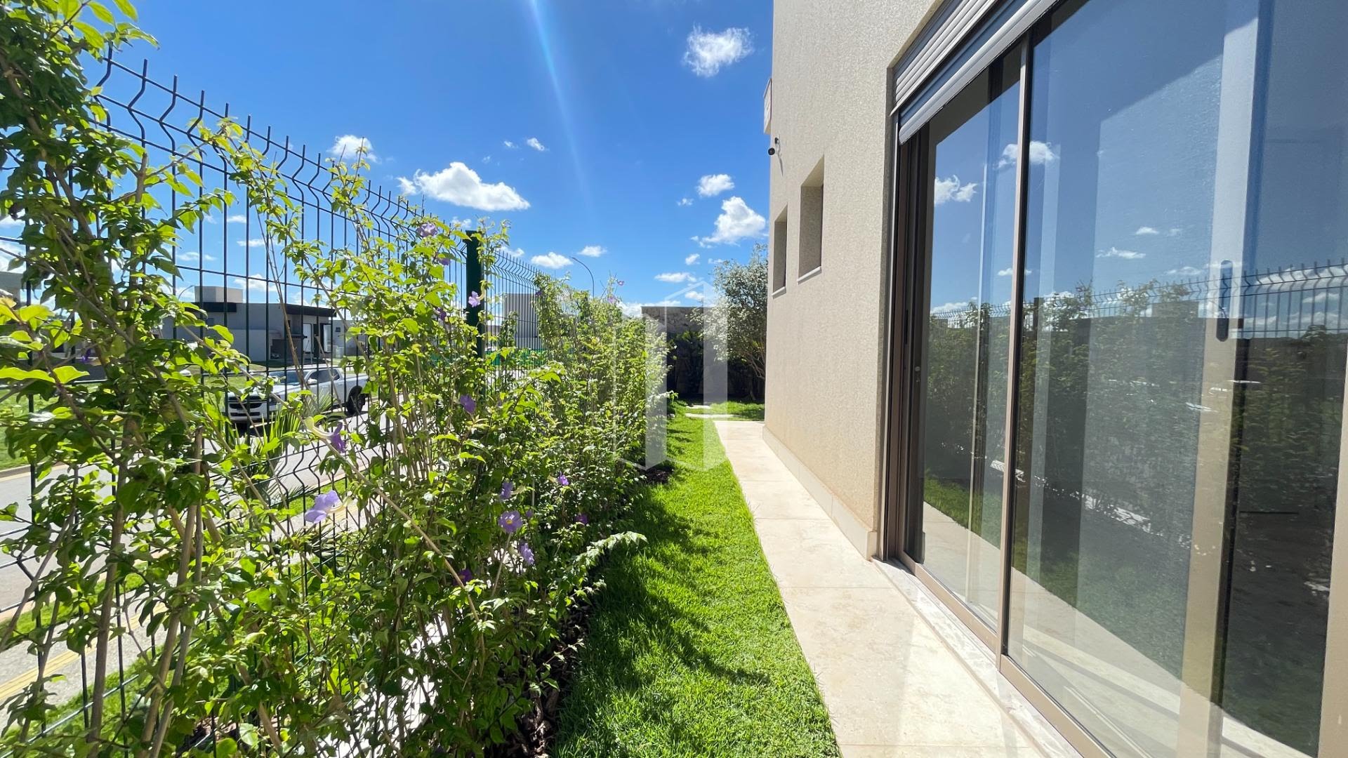 Casa à venda com 5 quartos, 5 suítes, 6 vagas e 440m² no Jardins França, Goiânia (GO) — foto 10 de 30