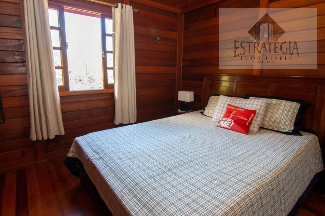 Casa à venda com 4 quartos, 4 suítes, 2 vagas e 400m² no Retiro, Petrópolis (RJ) — foto 12 de 16