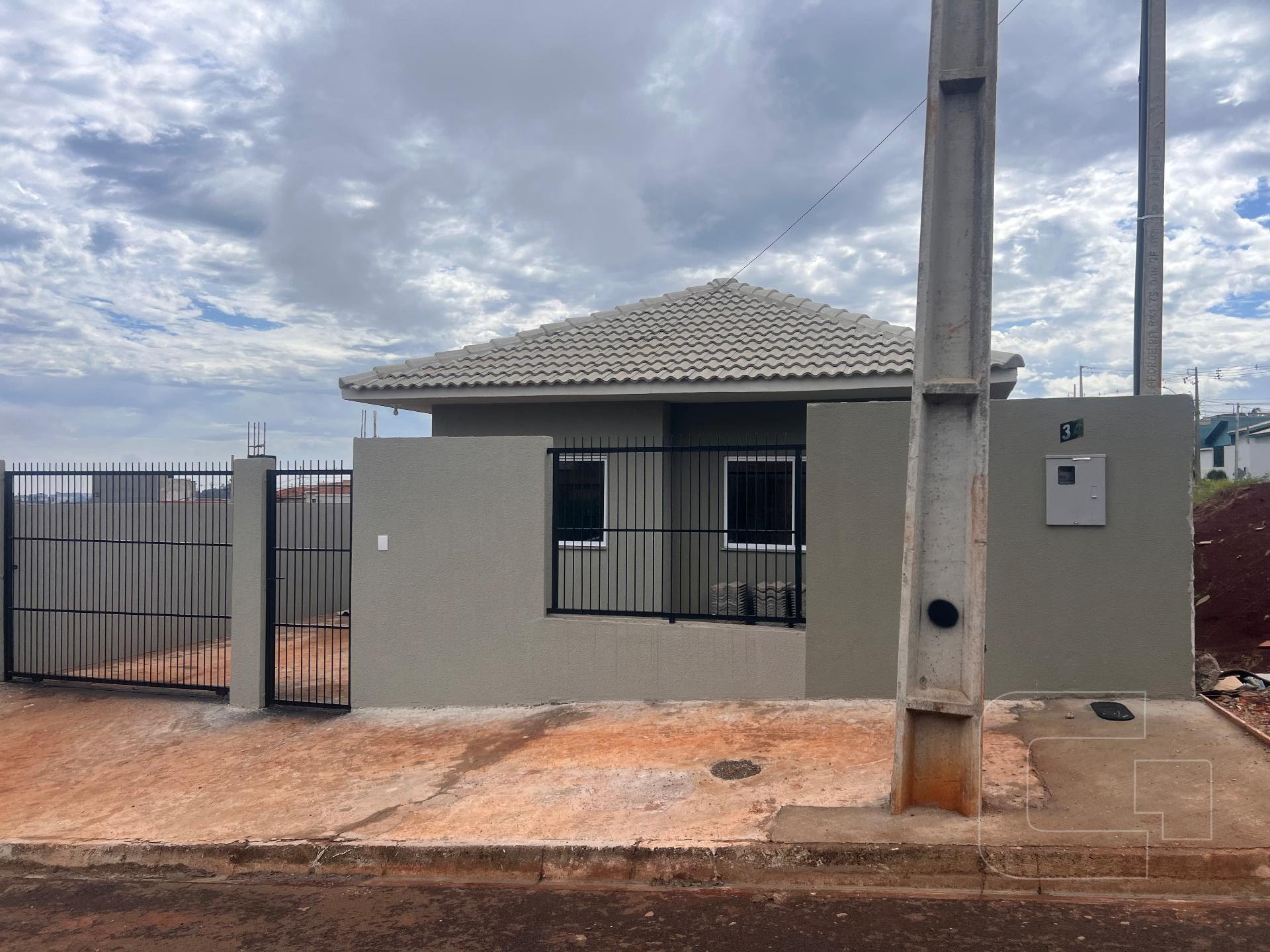 Casa à venda com 2 quartos, 1 banheiro e 49m² no Emílio Bovo, Califórnia — foto principal