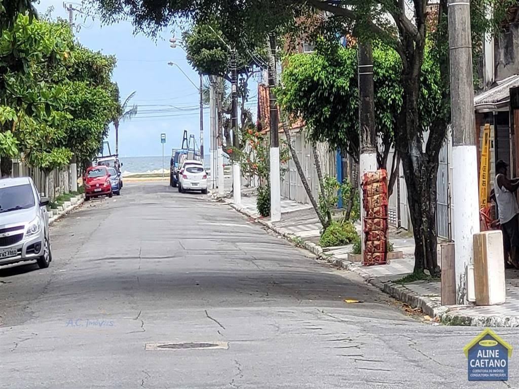 Casa à venda com 2 quartos, 2 banheiros, 1 vaga e 52m² no Maracanã, Praia Grande — foto principal