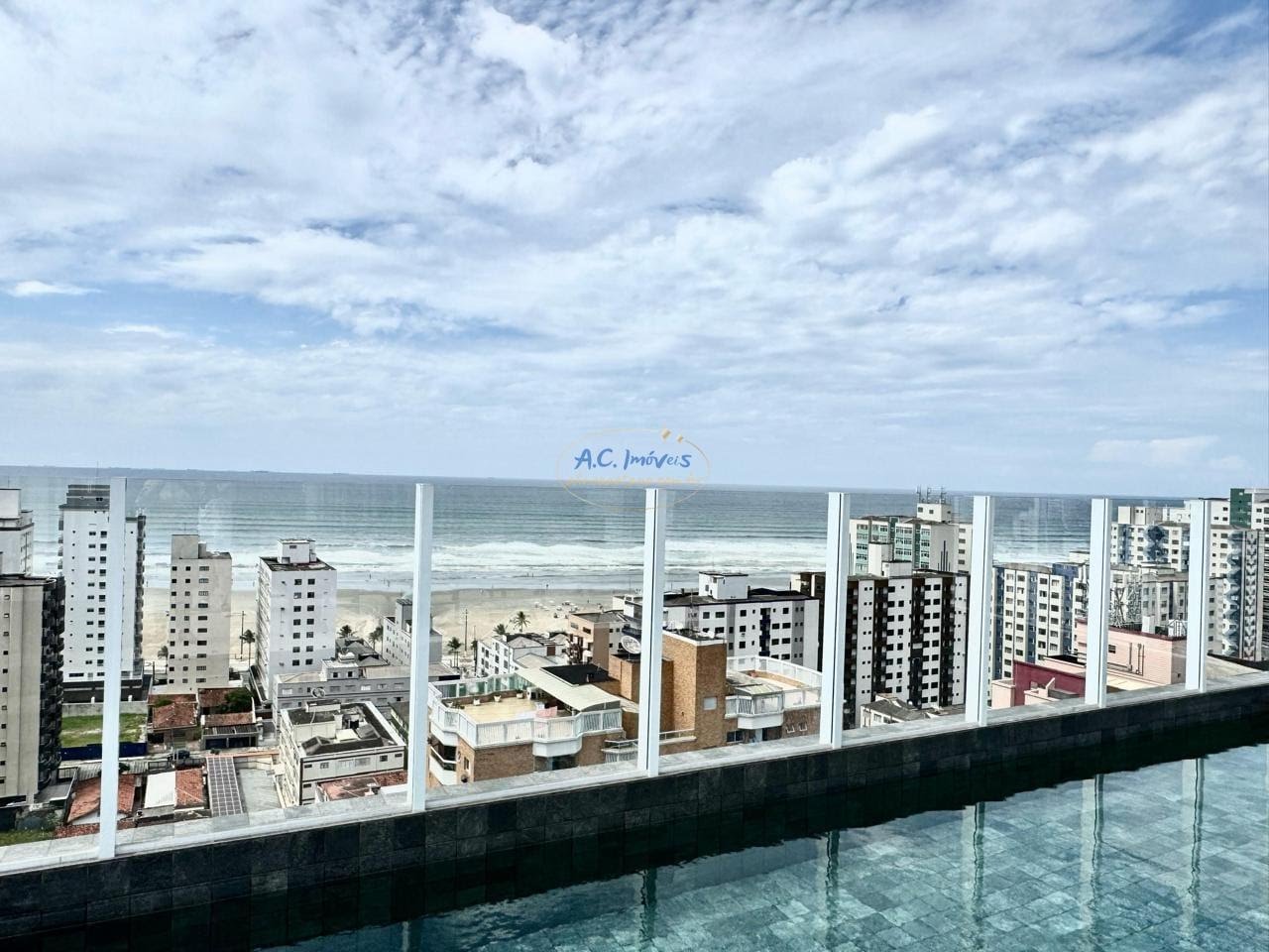 Apartamento à venda com 4 quartos, 4 banheiros, 2 vagas e 135m² no Guilhermina, Praia Grande — foto principal