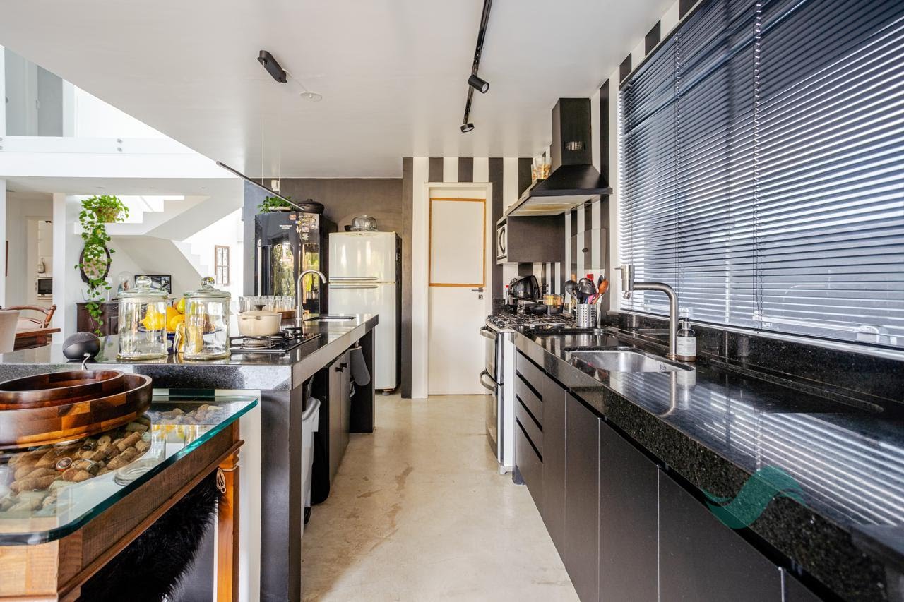 Casa à venda com 4 quartos, 4 suítes, 2 vagas e 400m² no Jurerê, Florianópolis (SC) — foto 13 de 26