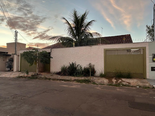 Casa com 4 Quartos, Piscina e Espaço Gourmet para Locação no Giocondo Orsi.