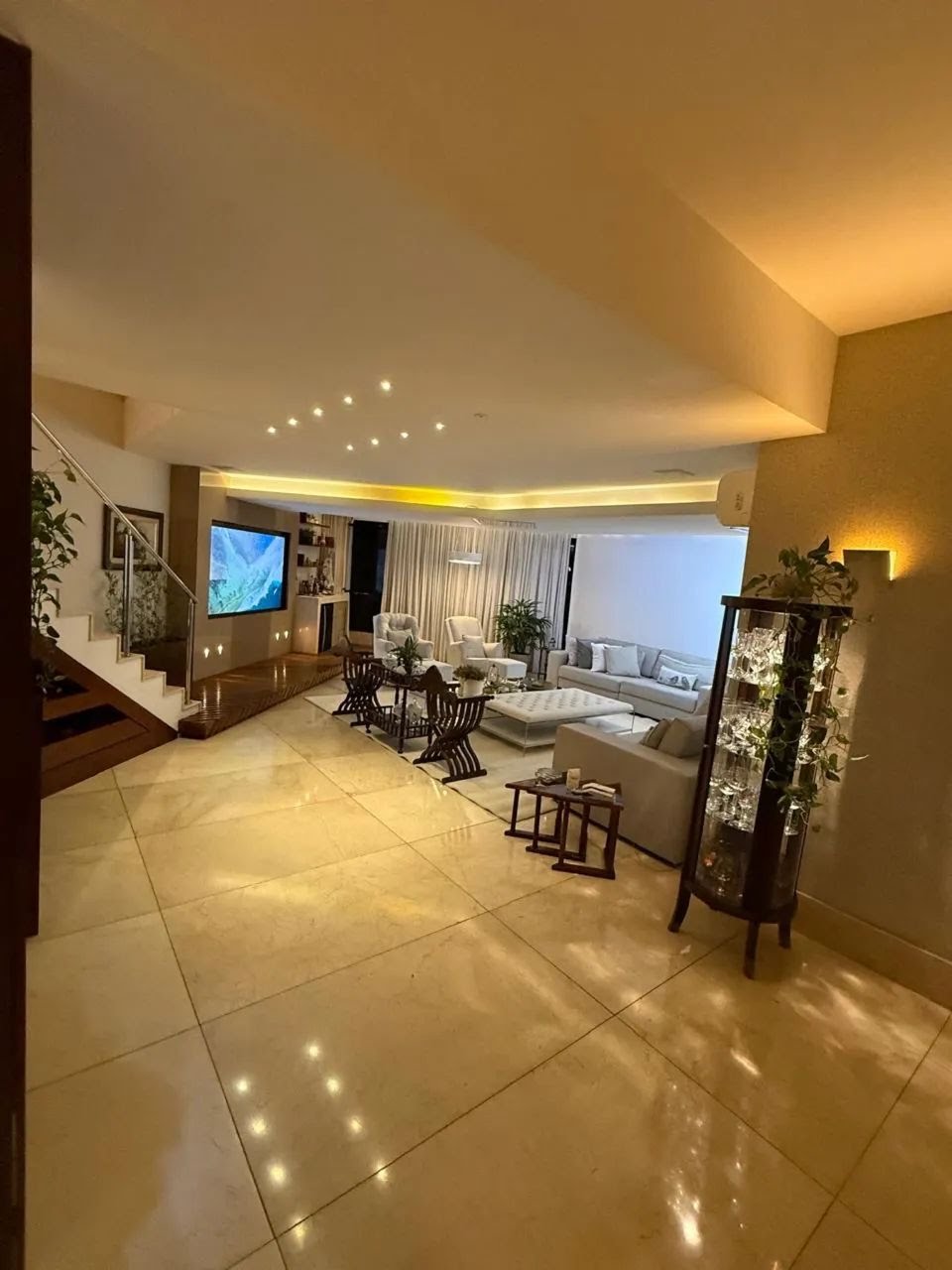 COBERTURA DUPLEX SUPER DECORADA - 495m² 