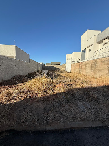 Lote / Terreno em Residencial Village  -  Catalão