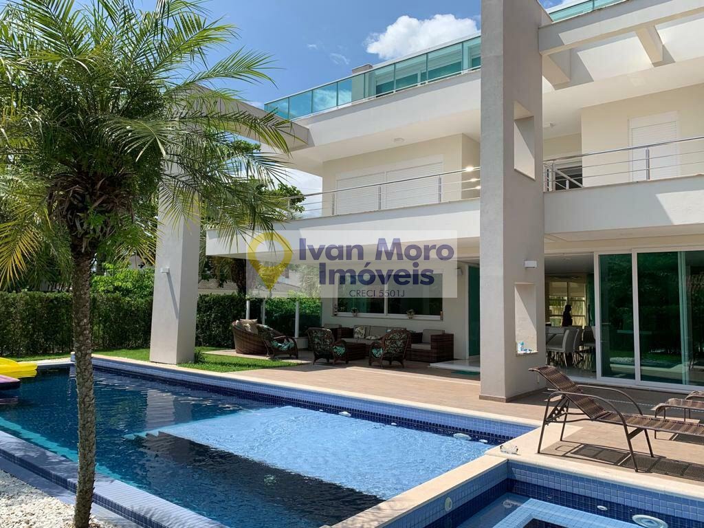 Casa à venda com 8 quartos, 8 banheiros, 10 vagas e 950m² no Jurerê Internacional, Florianópolis — foto principal