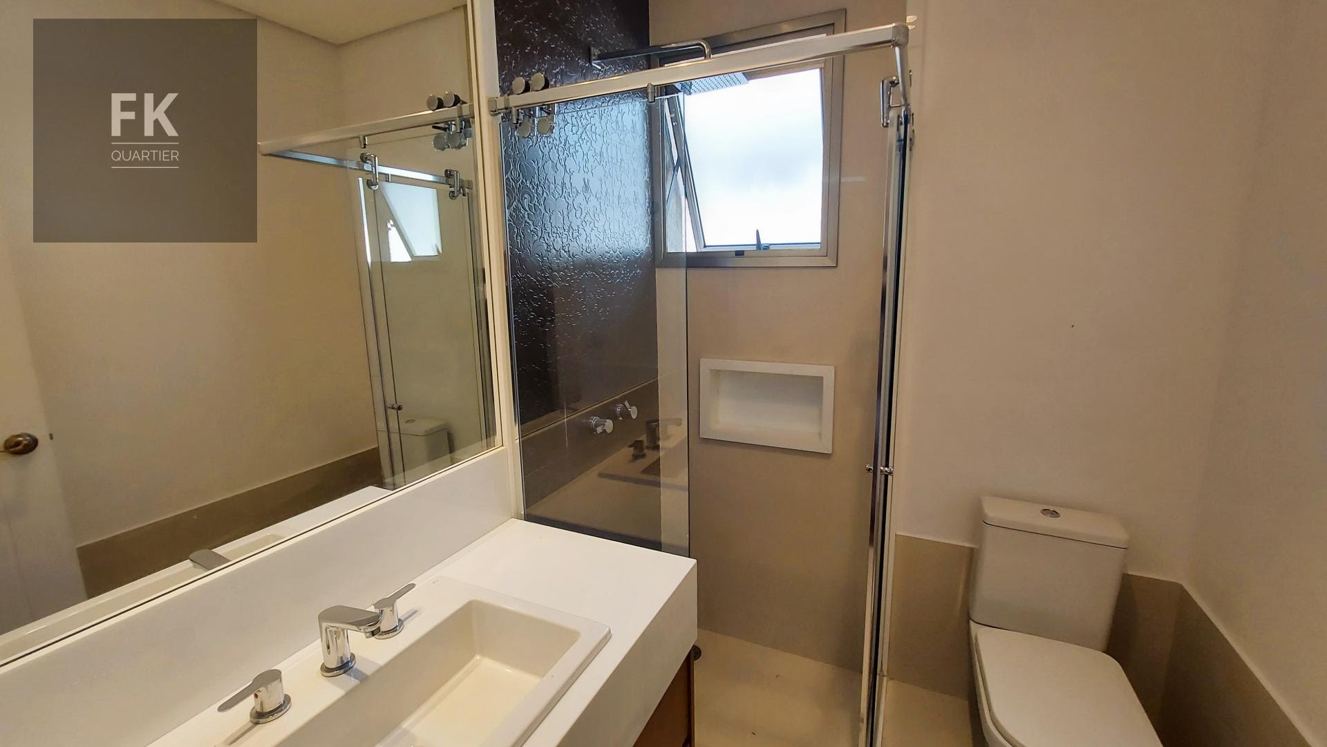 Casa à venda com 4 quartos, 4 suítes, 5 vagas e 450m² no Tamboré, Barueri (SP) — foto 11 de 22