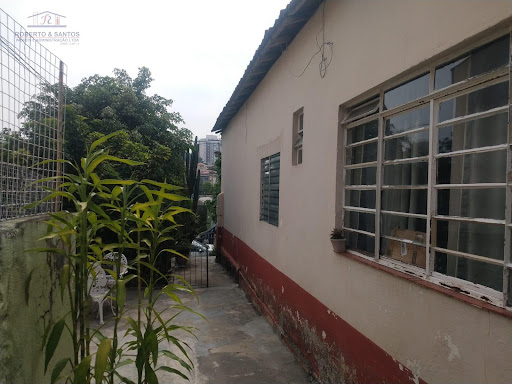 Corredor da casa da frente