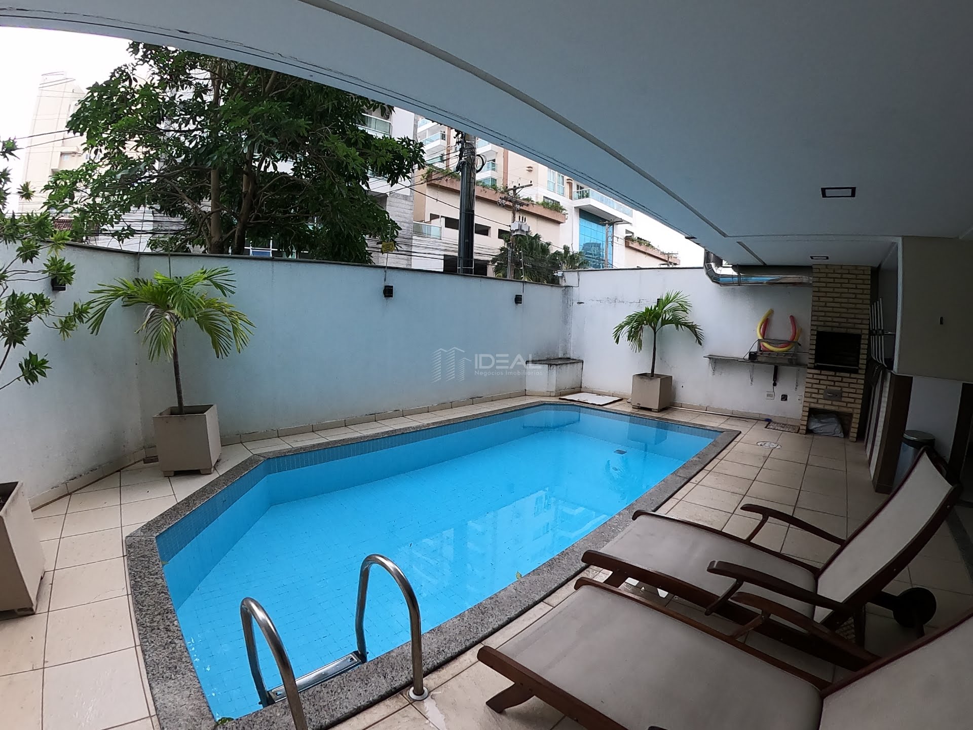 Apartamento Alto Padrão à venda com 3 quartos.