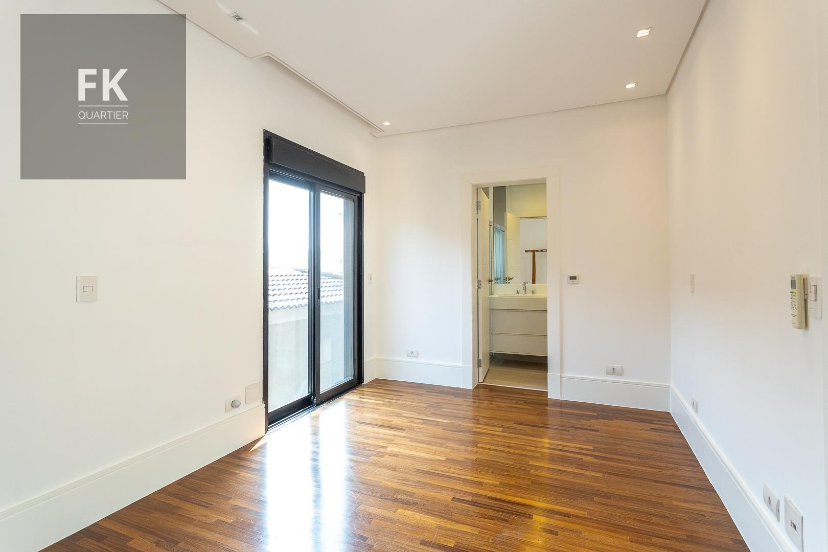 Casa à venda com 4 quartos, 4 suítes, 6 vagas e 620m² no Tamboré, Barueri (SP) — foto 24 de 30