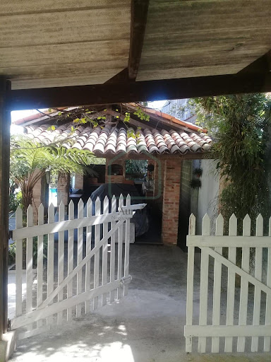 Casa à venda em Centro Alto, Ribeirão Pires | 4 dorms, 2 suítes