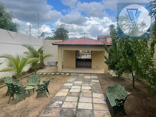 Casa à Venda em Colina Boa Vista - 7 Dormitórios e 900m²