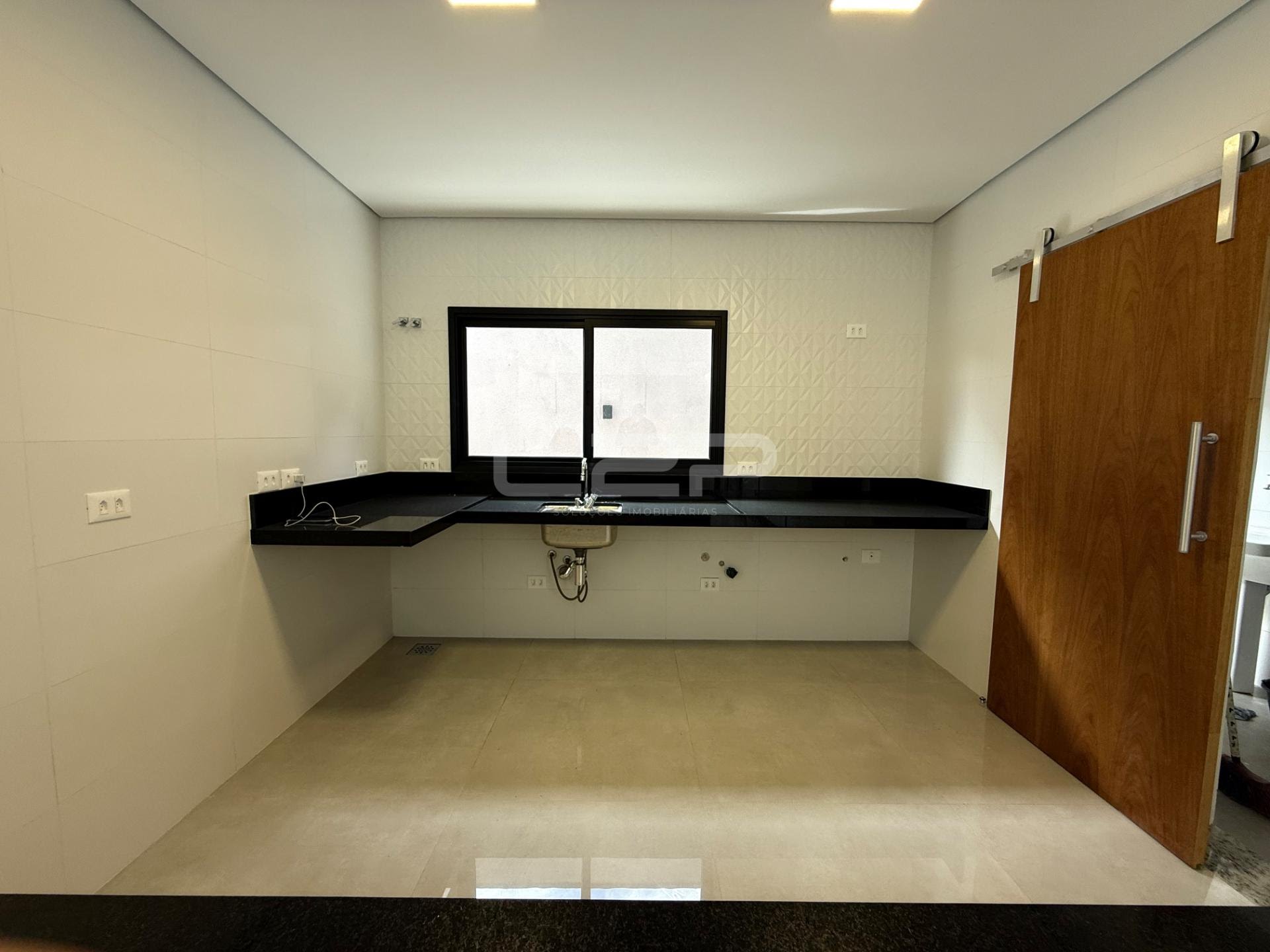 Casa à venda com 4 quartos, 3 suítes, 4 vagas e 253m² no Do Pinherinho, Itupeva (SP) — foto 11 de 30