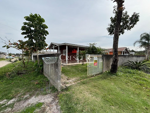 Duas casas a venda próximo do mar em Matinhos
