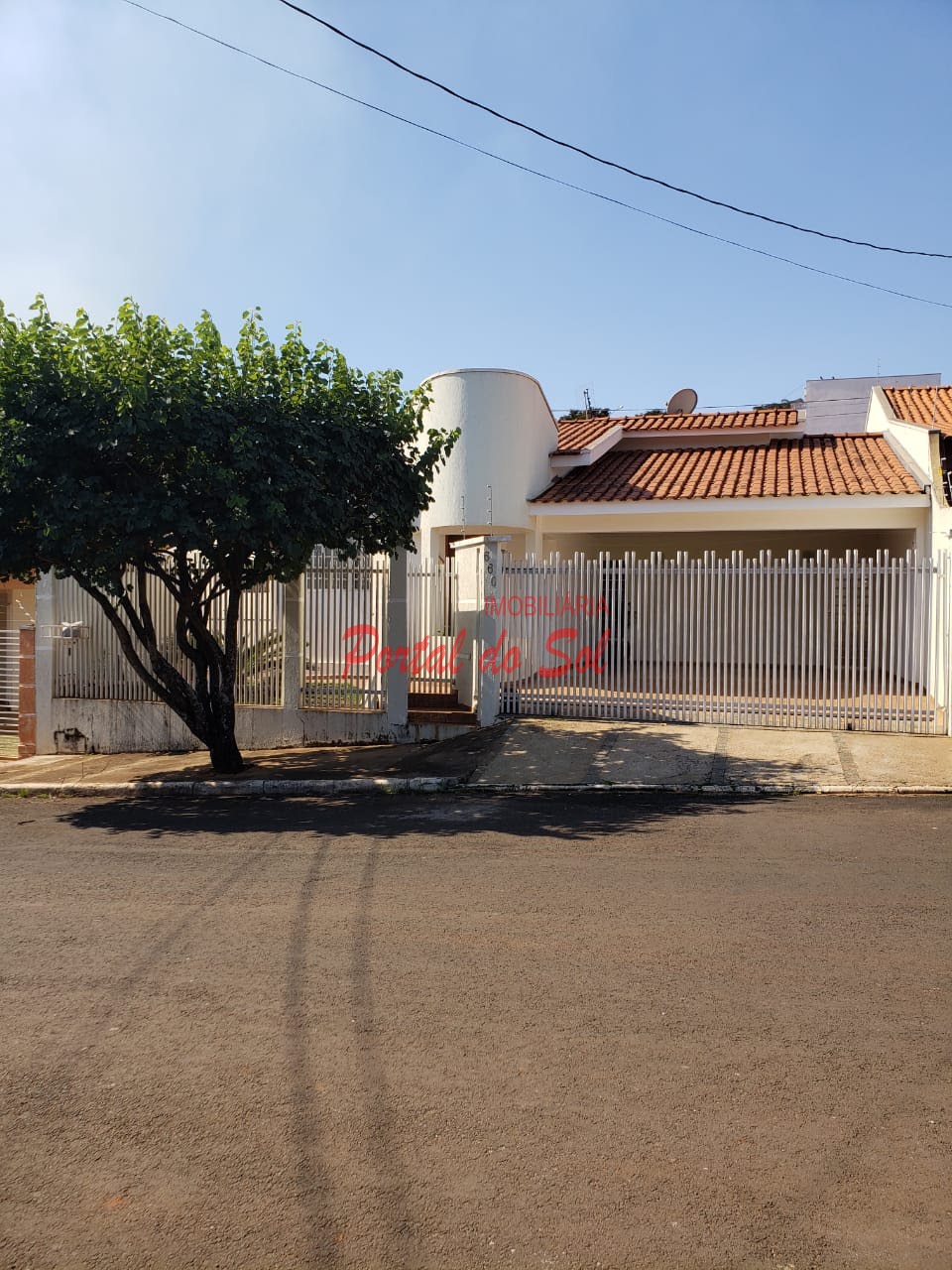 Casa à venda com 3 quartos, 3 banheiros, 2 vagas e 220m² no Jardim São Pedro, Santo Antônio da Platina — foto principal