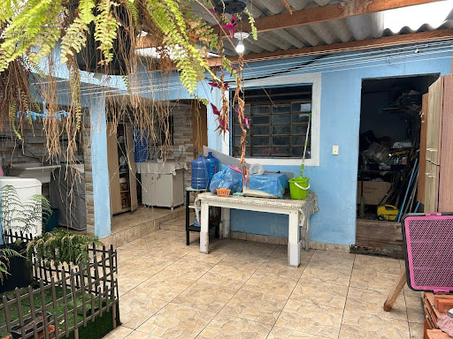 Quintal e vista da edícula