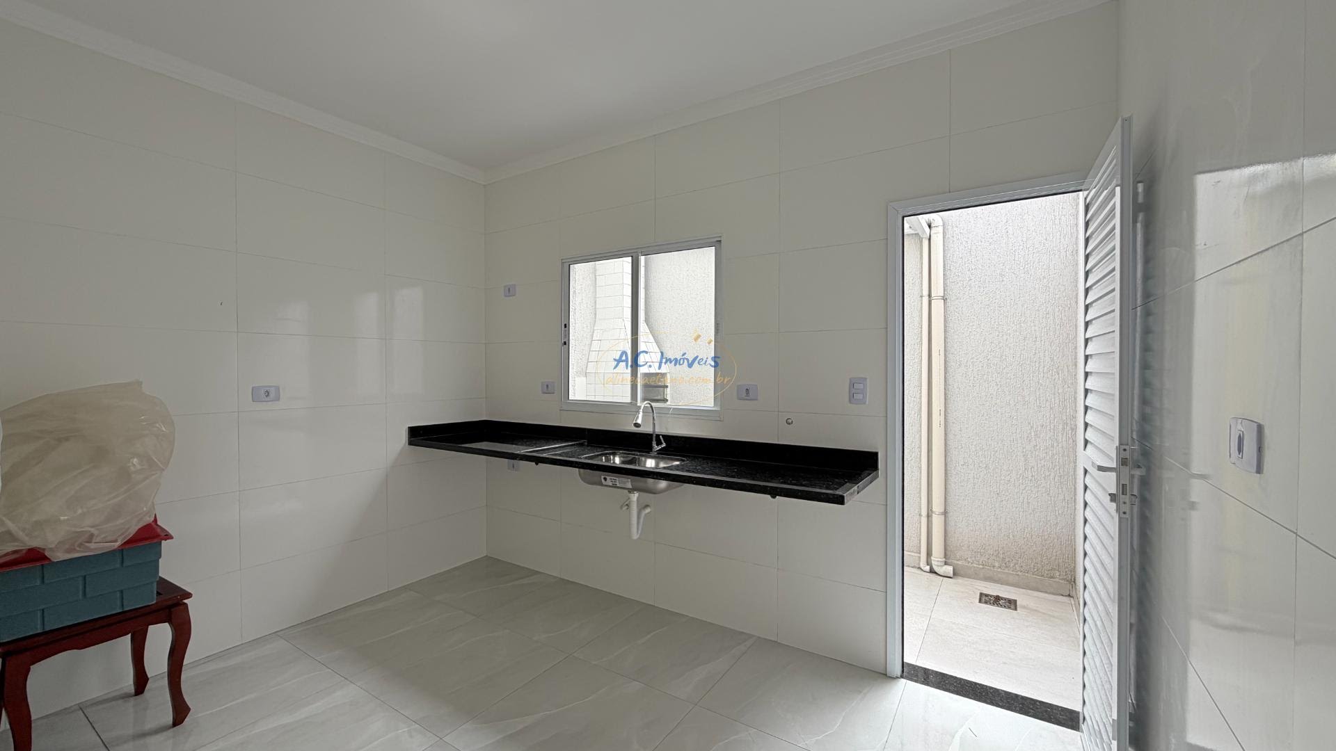 Casa à venda com 2 quartos, 2 banheiros, 1 vaga e 61m² no Quietude, Praia Grande (SP) — foto 4 de 12