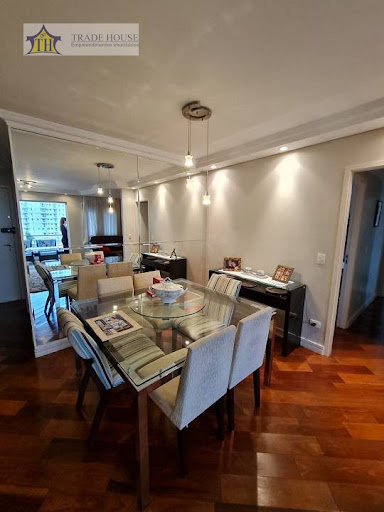 Apartamento em Vila Gumercindo  -  São Paulo