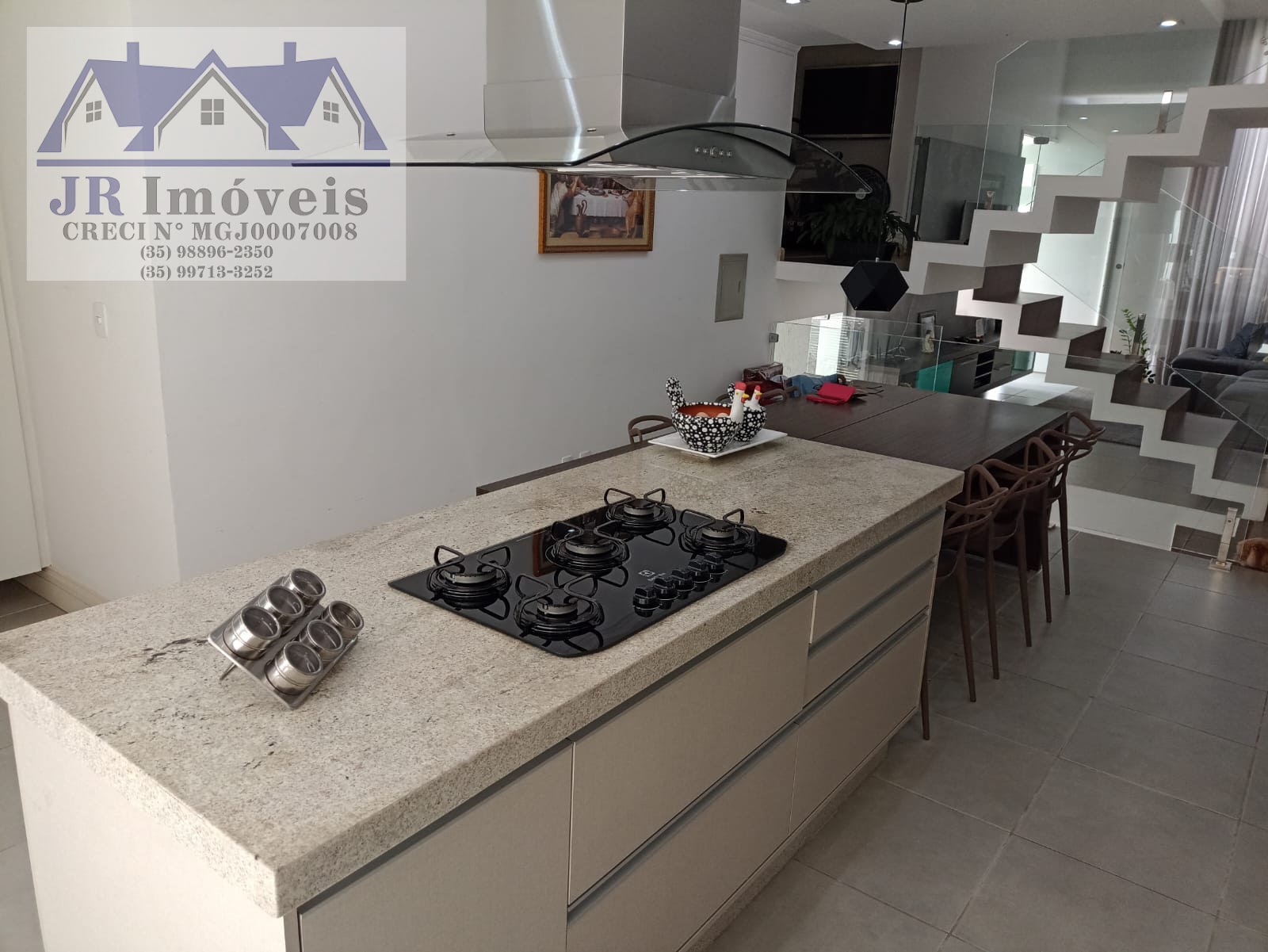 Casa à venda com 3 suítes, 3 vagas e 220m² no Santa Terezinha, Itajubá (MG) — foto 7 de 29