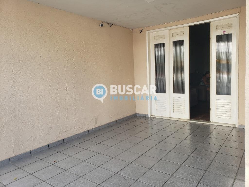Casa à venda com 3 quartos, 1 banheiro, 1 vaga e 300m² no Ponto Central, Feira de Santana (BA) — foto 4 de 8