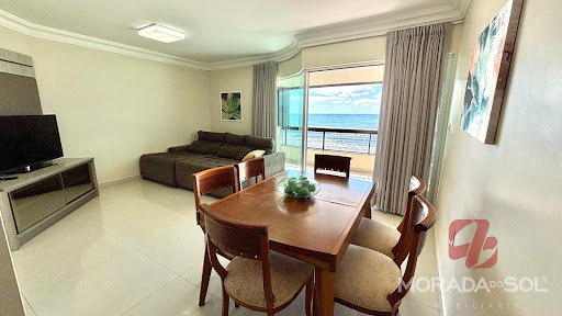 Apartamento frente mar em Meia Praia  -  Itapema