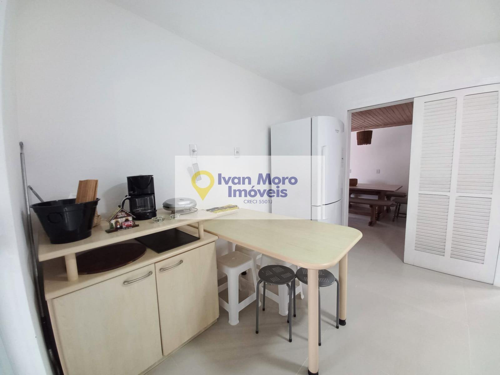 Casa para alugar com 4 quartos, 1 suíte, 3 vagas e 200m² no Daniela, Florianópolis (SC) — foto 16 de 30
