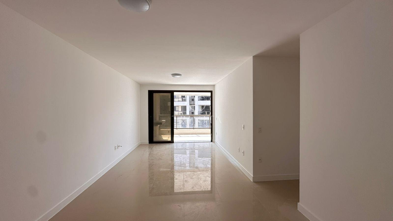 sala-trinitaimobiliaria-elos-ilhapura