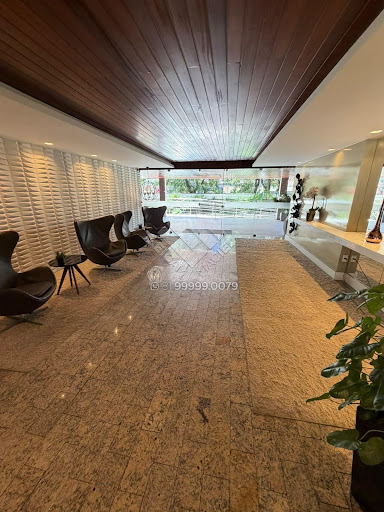 Compre Apartamento a bvenda no Edf. Quinta das Acácias com 152m², 3 quartos (2 suítes), móveis Dell Anno e 3 vagas cobertas. Agende visita com Leicam Maciel Imóveis.