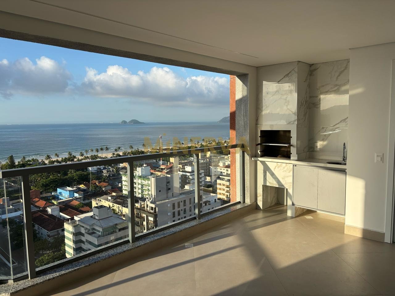 Apartamento à venda com 2 quartos, 2 banheiros, 2 vagas e 115m² no Jardim Tres Marias, Guarujá — foto principal