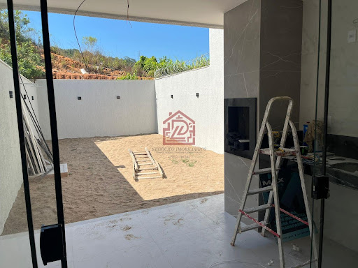 Casa em Jardim Guanabara com 3 quartos, quintal  -  Macaé