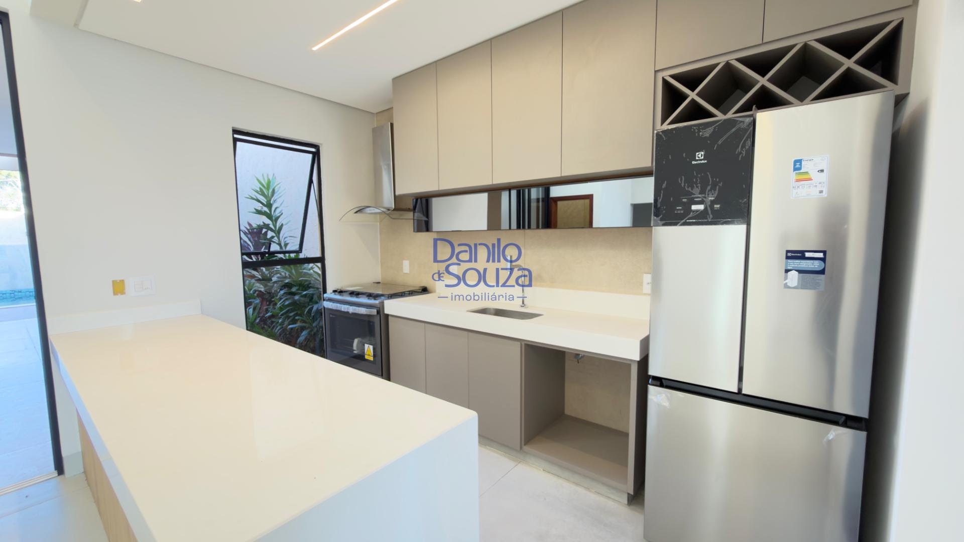 Casa à venda com 3 quartos, 1 suíte, 4 vagas e 360m² no Villagio Park, Araxá (MG) — foto 13 de 30