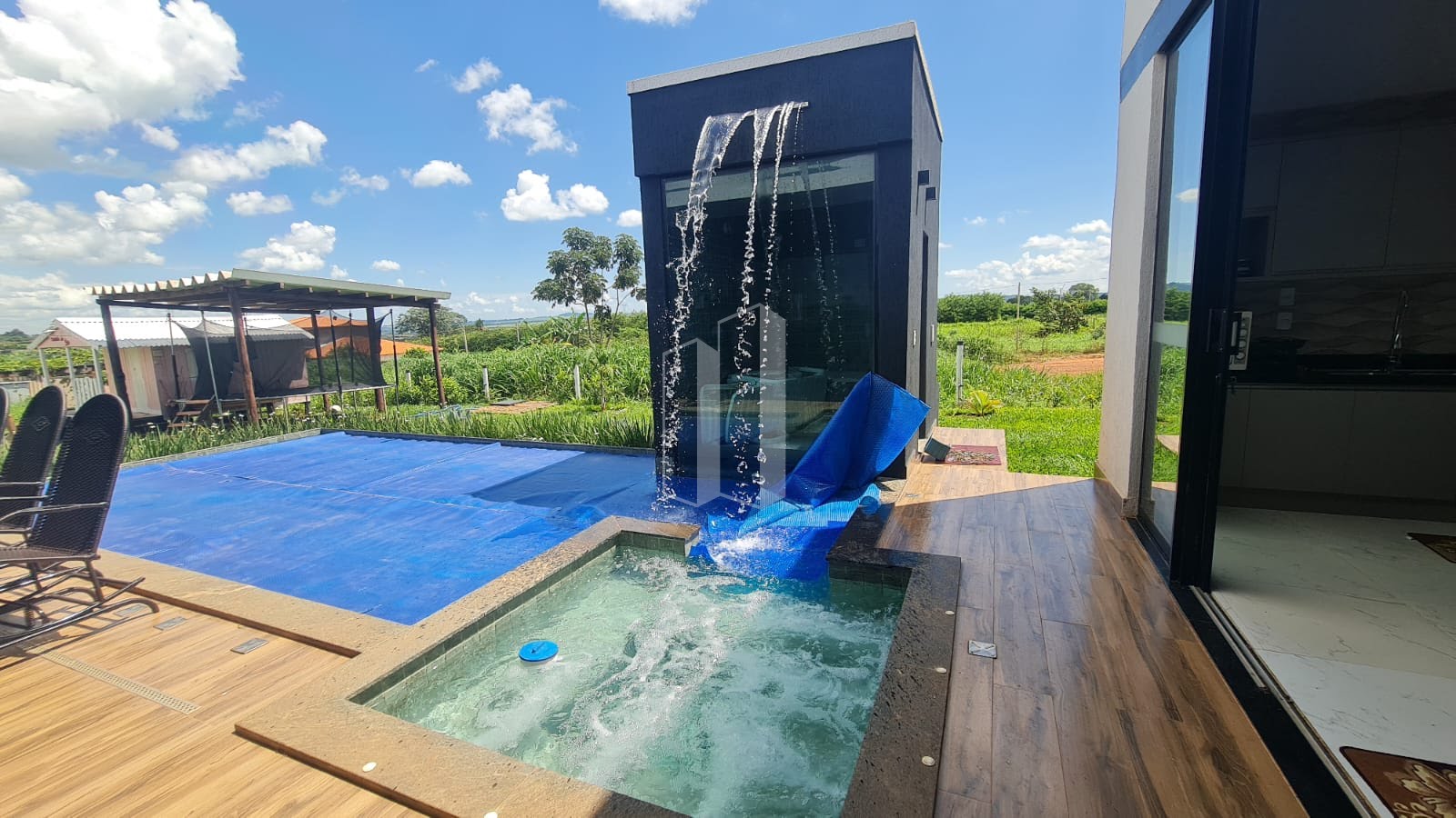 Casa à venda com 4 quartos, 4 suítes, 4 vagas e 271m² no Residencial Solar São Francisco II, Trindade (GO) — foto 2 de 30