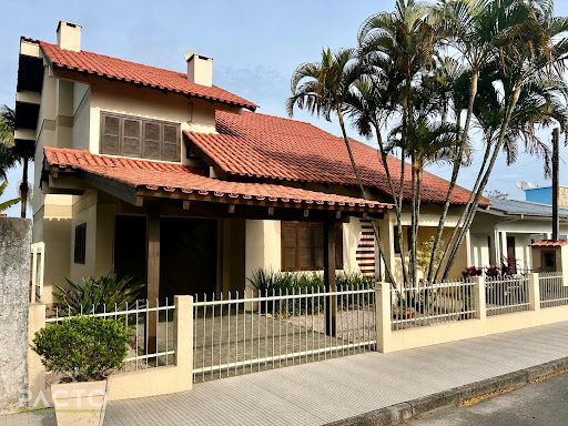 Casa à Venda em Jardim das Avenidas, Araranguá | 208m²