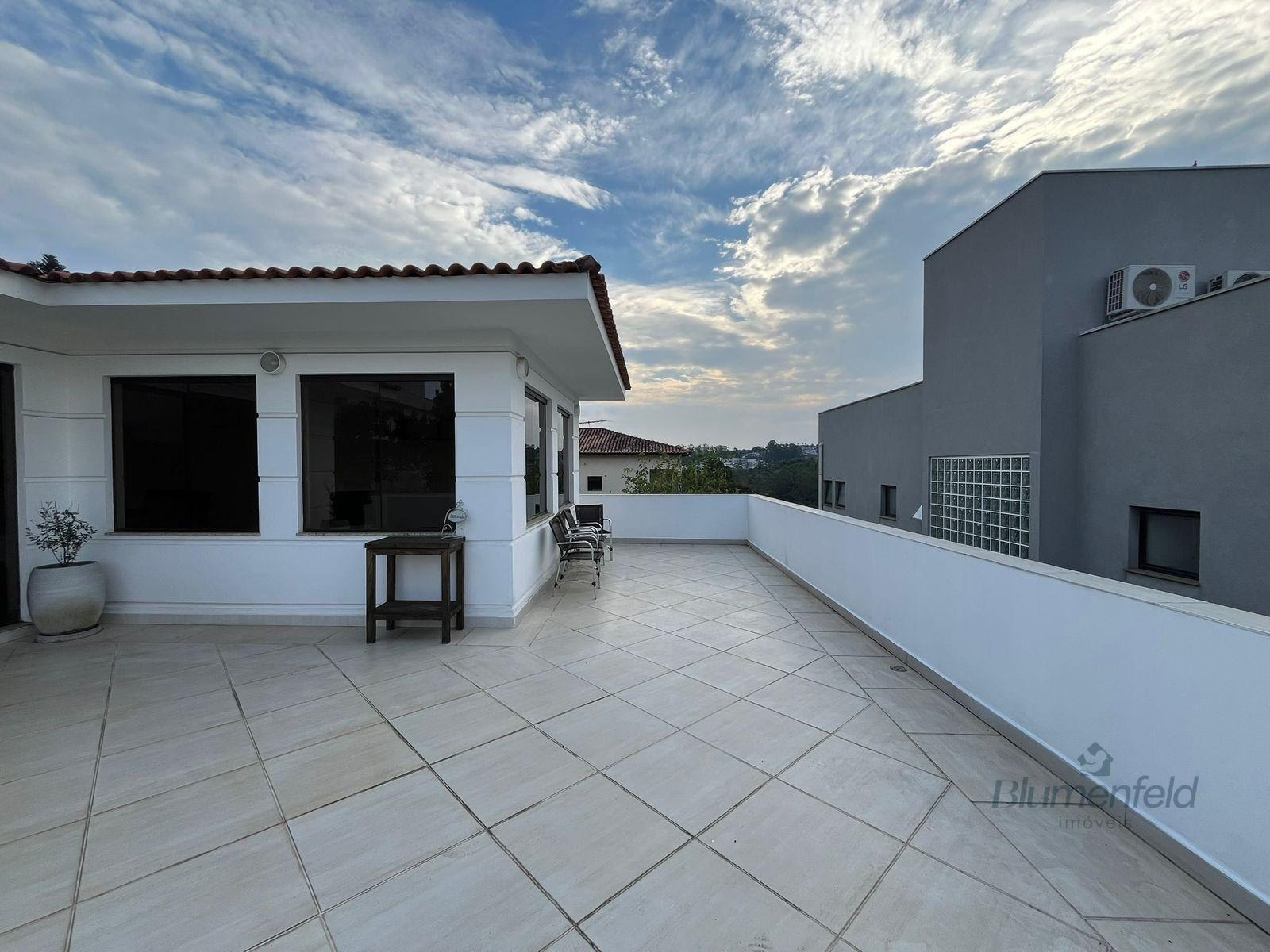 Casa para alugar com 3 quartos, 1 suíte e 240m² no Arujazinho IV, Arujá (SP) — foto 2 de 30