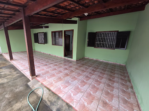 Casa em terreno de 300 m2 no Itaguá  -  Ubatuba