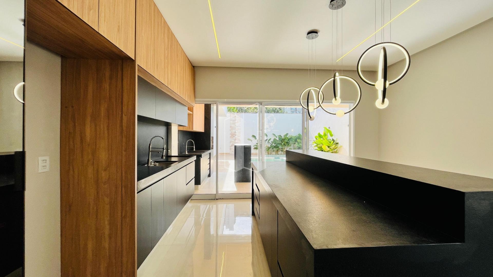 Casa à venda com 4 quartos, 4 suítes, 2 vagas e 236m² no Jardim Atlatico, Goiânia (GO) — foto 13 de 23