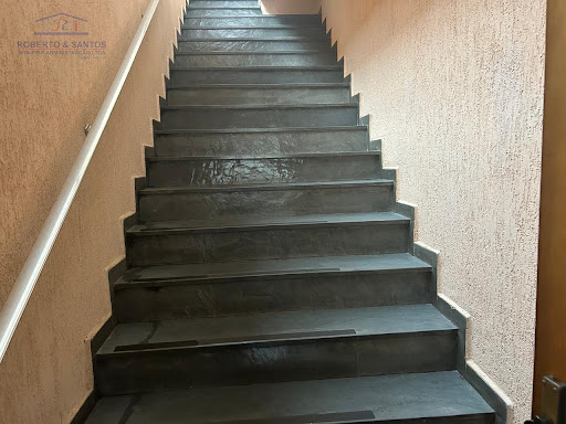 Escadas de acesso