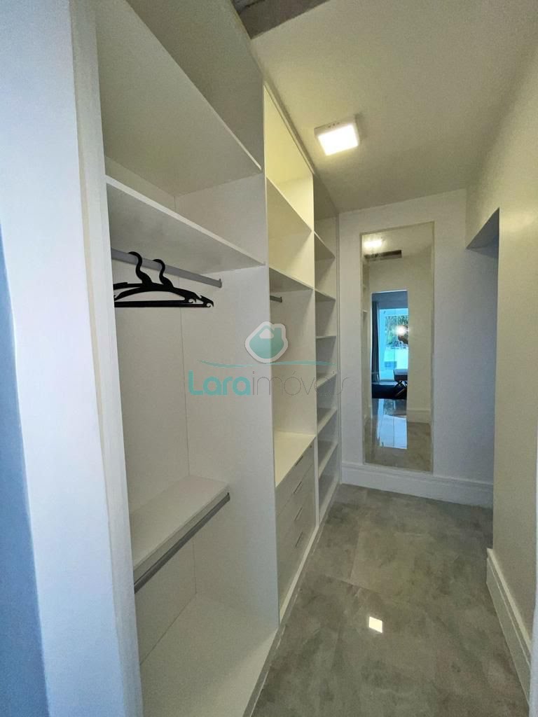 Casa à venda com 4 quartos, 4 suítes, 3 vagas e 600m² no Extensão do Bosque, Rio das Ostras (RJ) — foto 3 de 30