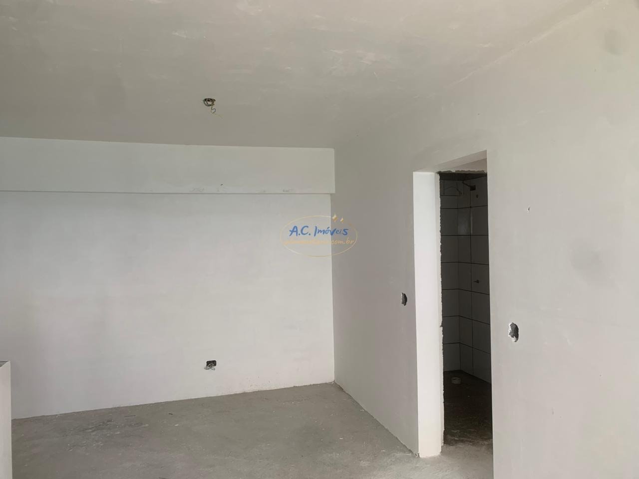 Apartamento à venda com 2 quartos, 1 suíte, 1 vaga e 73m² no Balneario Oceanópolis, Mongaguá (SP) — foto 3 de 10