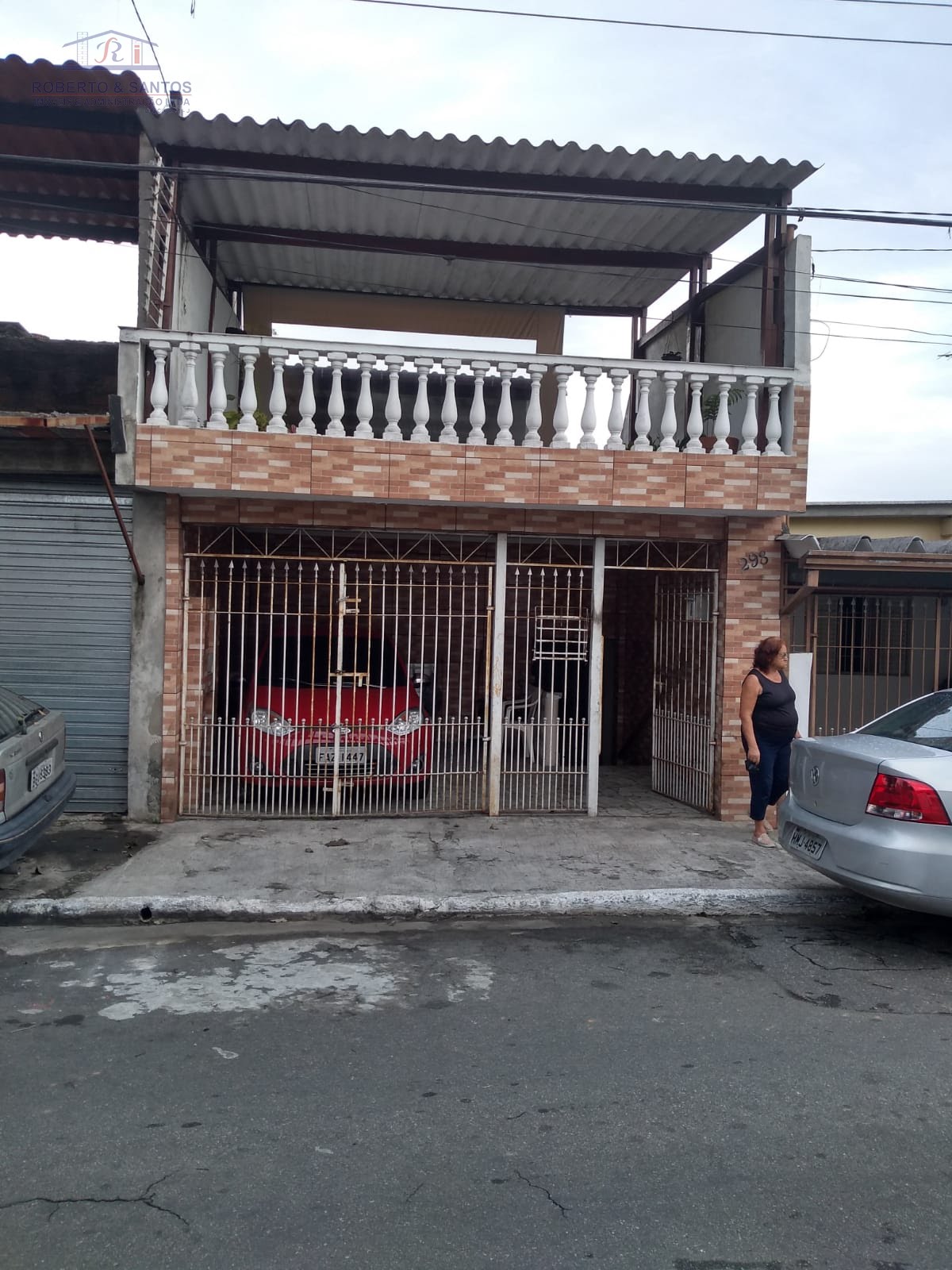 Vista da frente da casa