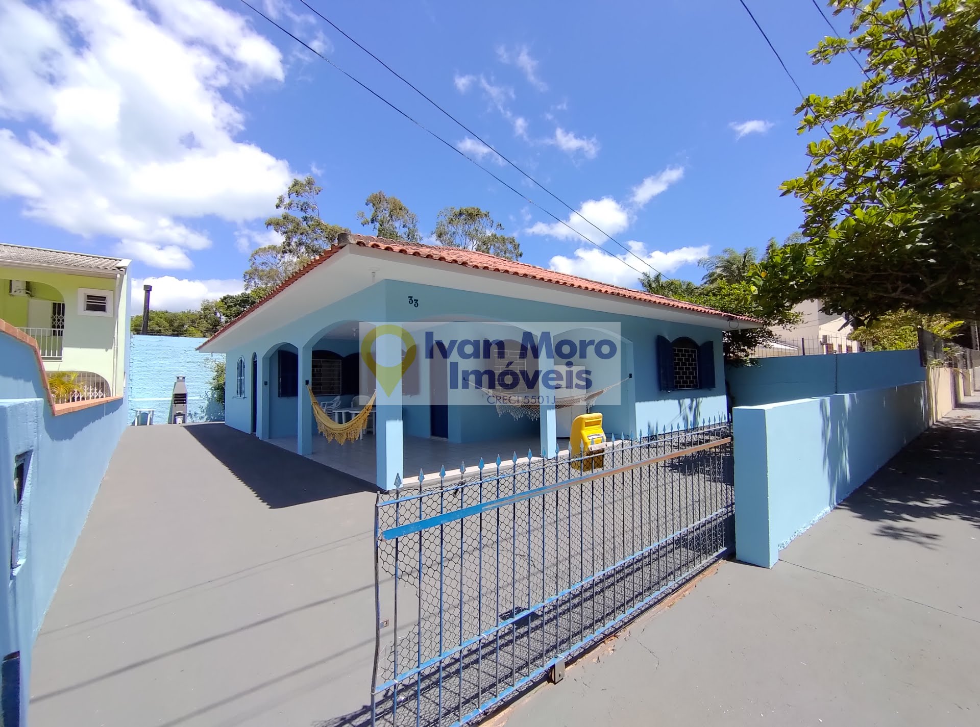 Casa para alugar com 4 quartos, 2 banheiros, 3 vagas e 180m² no Daniela, Florianópolis — foto principal