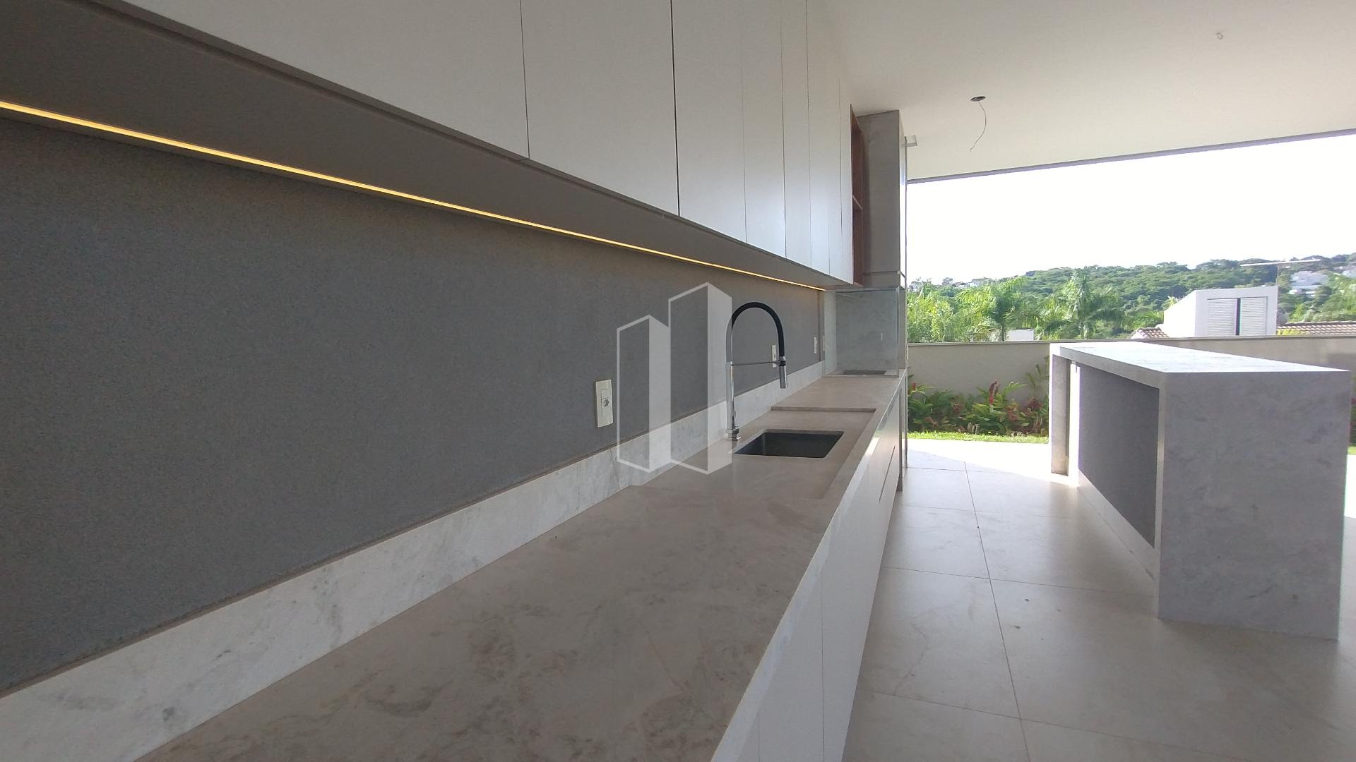 Casa à venda com 5 quartos, 5 suítes, 6 vagas e 470m² no Residencial Alphaville Flamboyant, Goiânia (GO) — foto 7 de 17