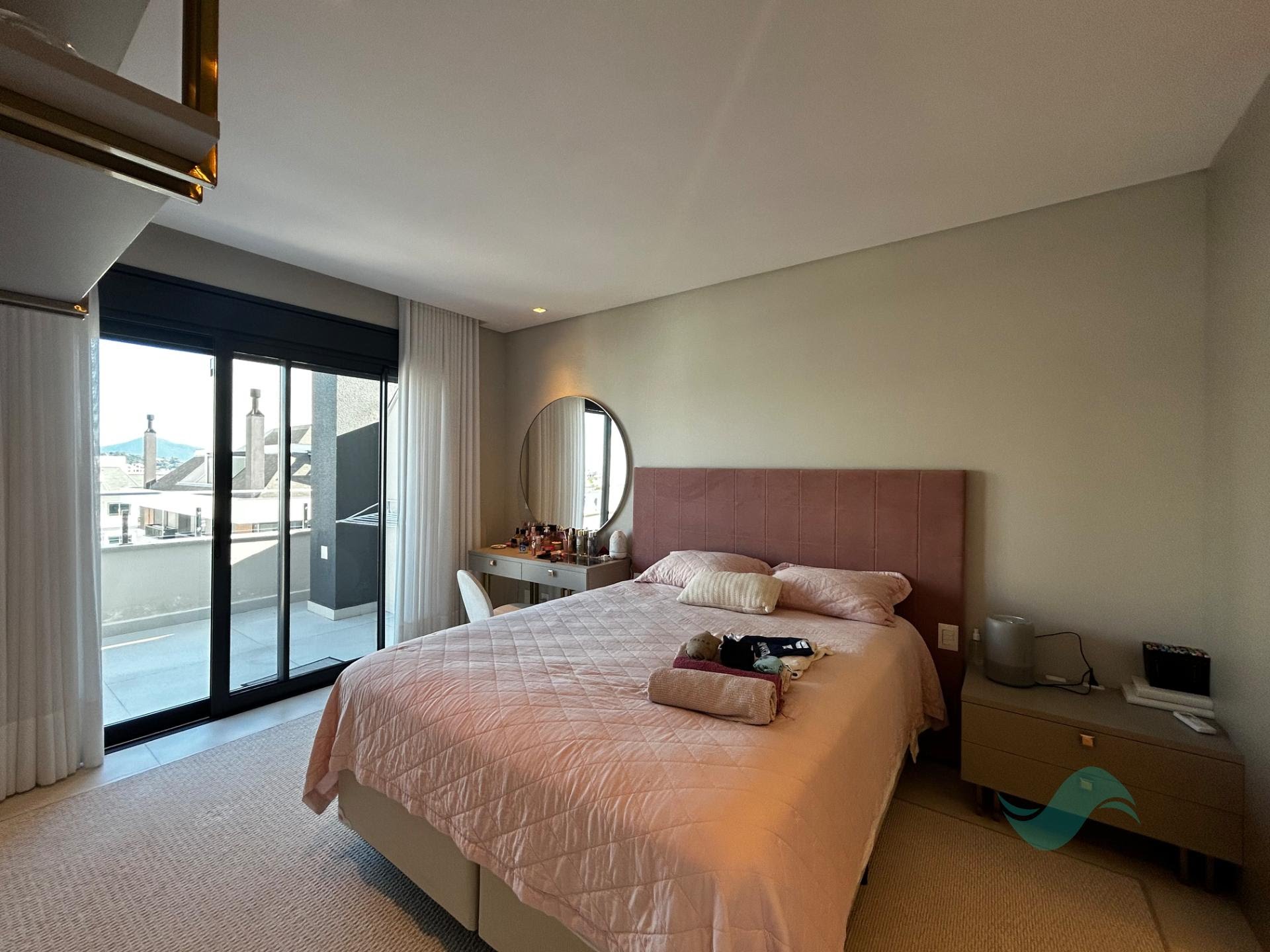 Cobertura à venda com 4 suítes, 3 vagas e 240m² no Jurerê, Florianópolis (SC) — foto 19 de 30