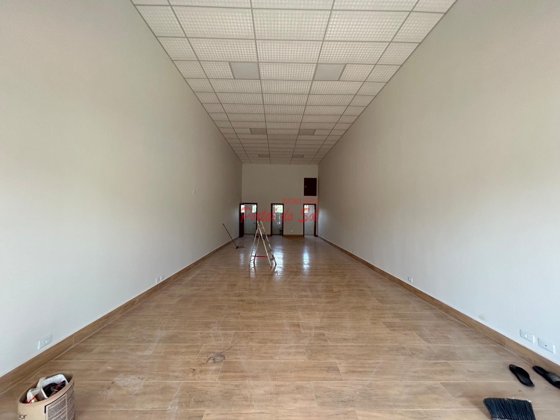 Comercial para alugar com 2 banheiros e 83m² no Jardim Tarumãs, Santo Antônio da Platina (PR) — foto 2 de 6
