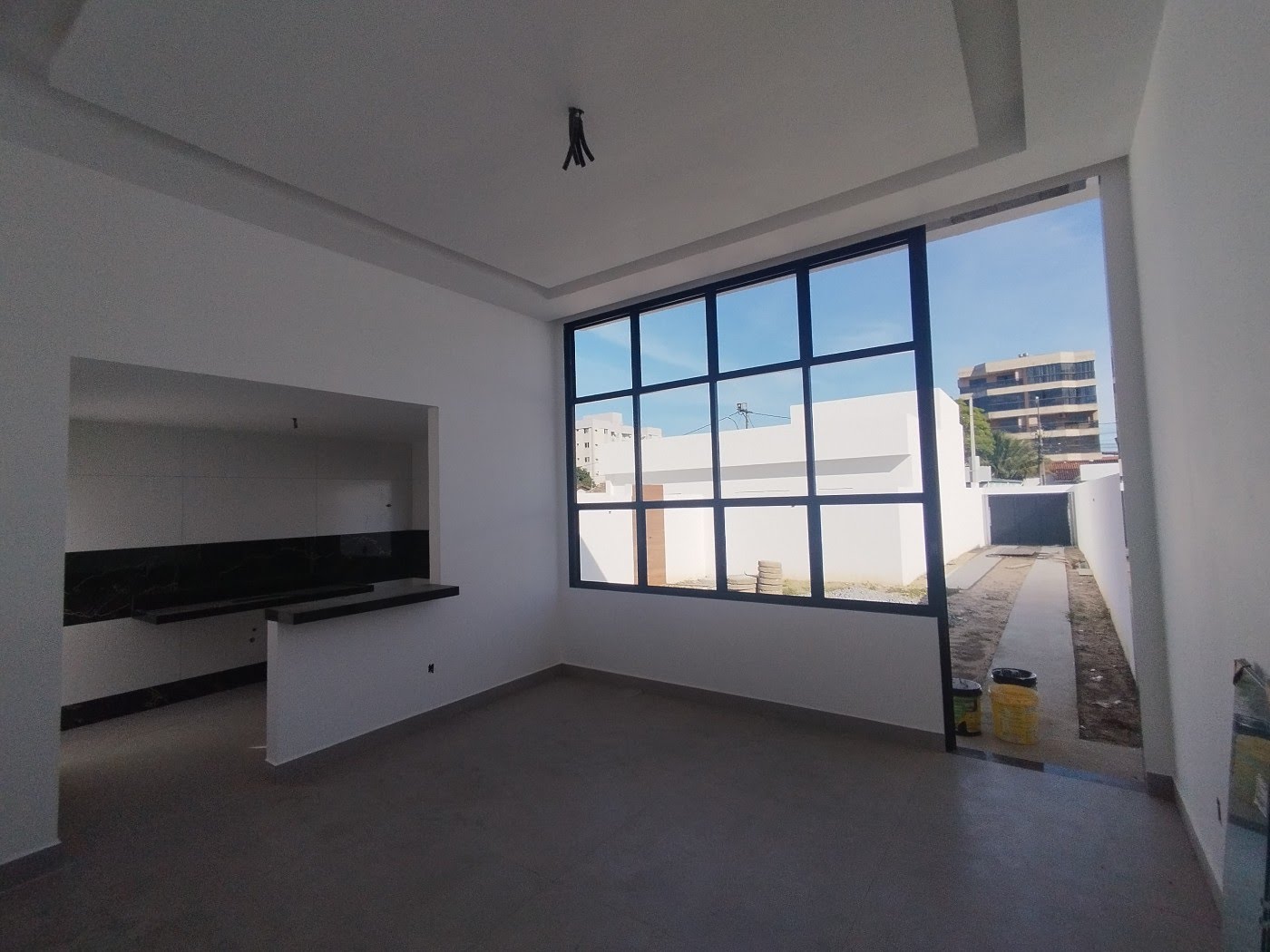 Casa à venda com 3 quartos, 1 suíte, 2 vagas e 200m² no Extensão do Bosque, Rio das Ostras (RJ) — foto 4 de 8